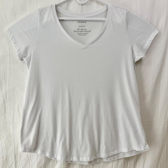Torrid Classic Fit Girlfriend Signature Jersey V-Neck Tee Women +Size 1 Bright W - Picture 1 of 6